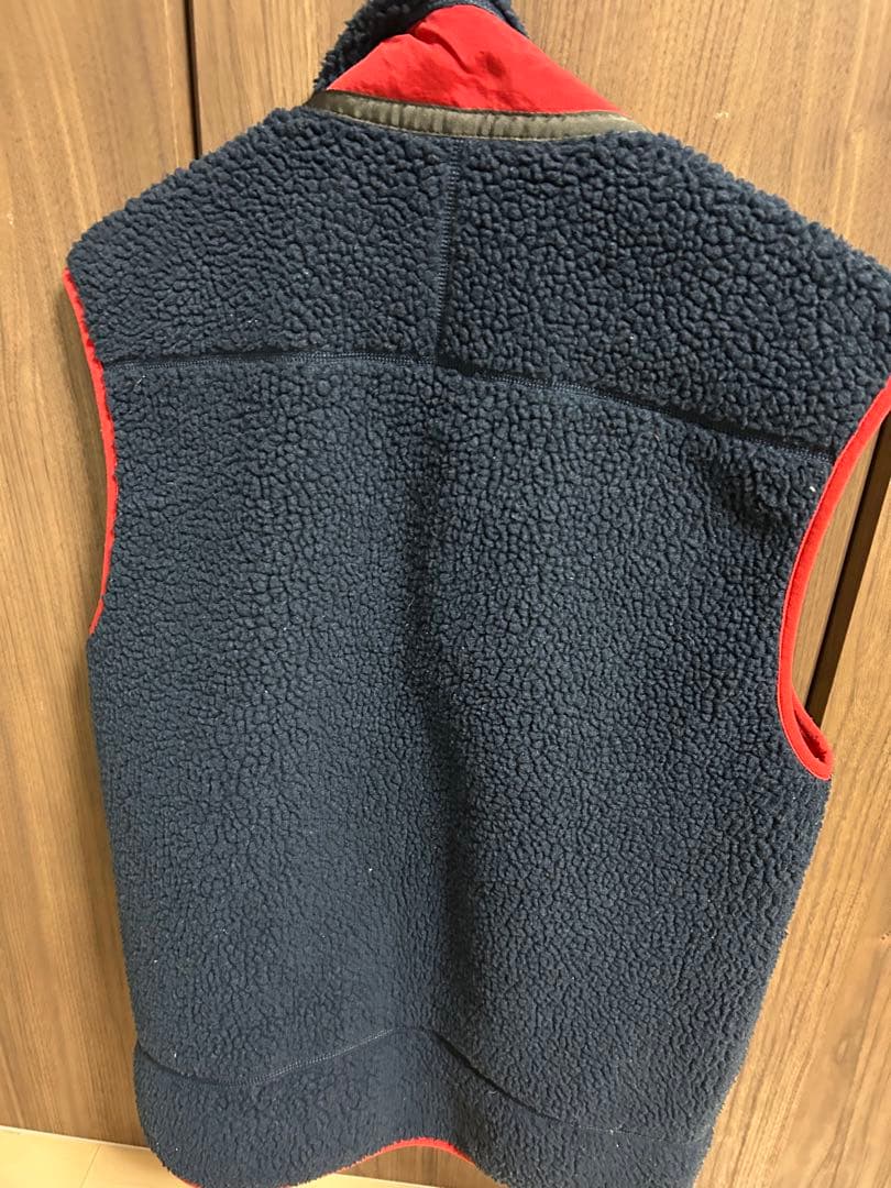 Patagonia フリースベスト ネイビーとレッド