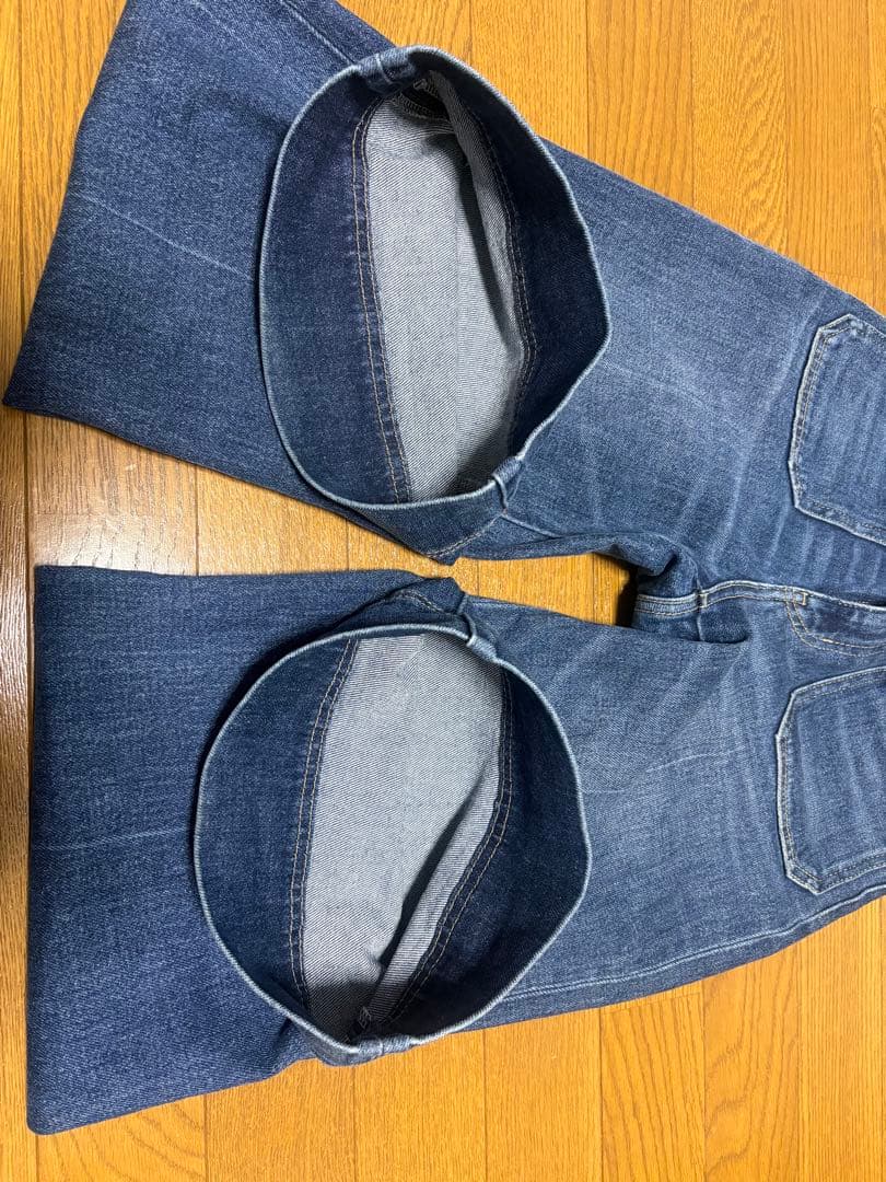 LILY BROWNストレートフレアデニムパンツ(Hearts2Hearts着用