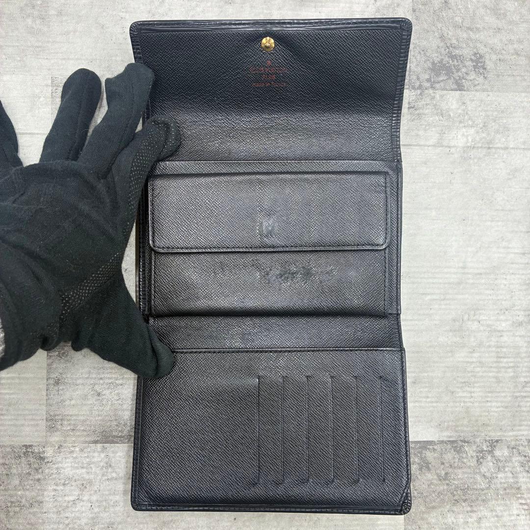 ルイ・ヴィトン　エピ　ポルト トレゾール・インターナショナル　三つ折り長財布　黒