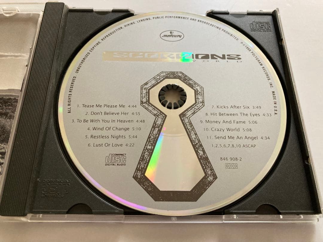 レア　スコーピオンズ　直筆サインCD scorpions ジャーマンロックドイツ